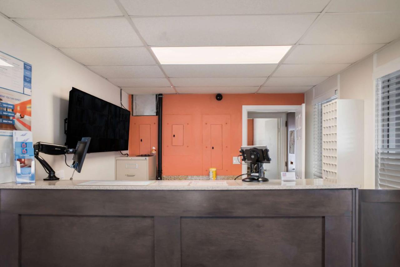 Motel 6-Fort St. John, Bc Bagian luar foto