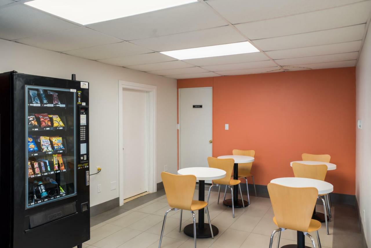 Motel 6-Fort St. John, Bc Bagian luar foto