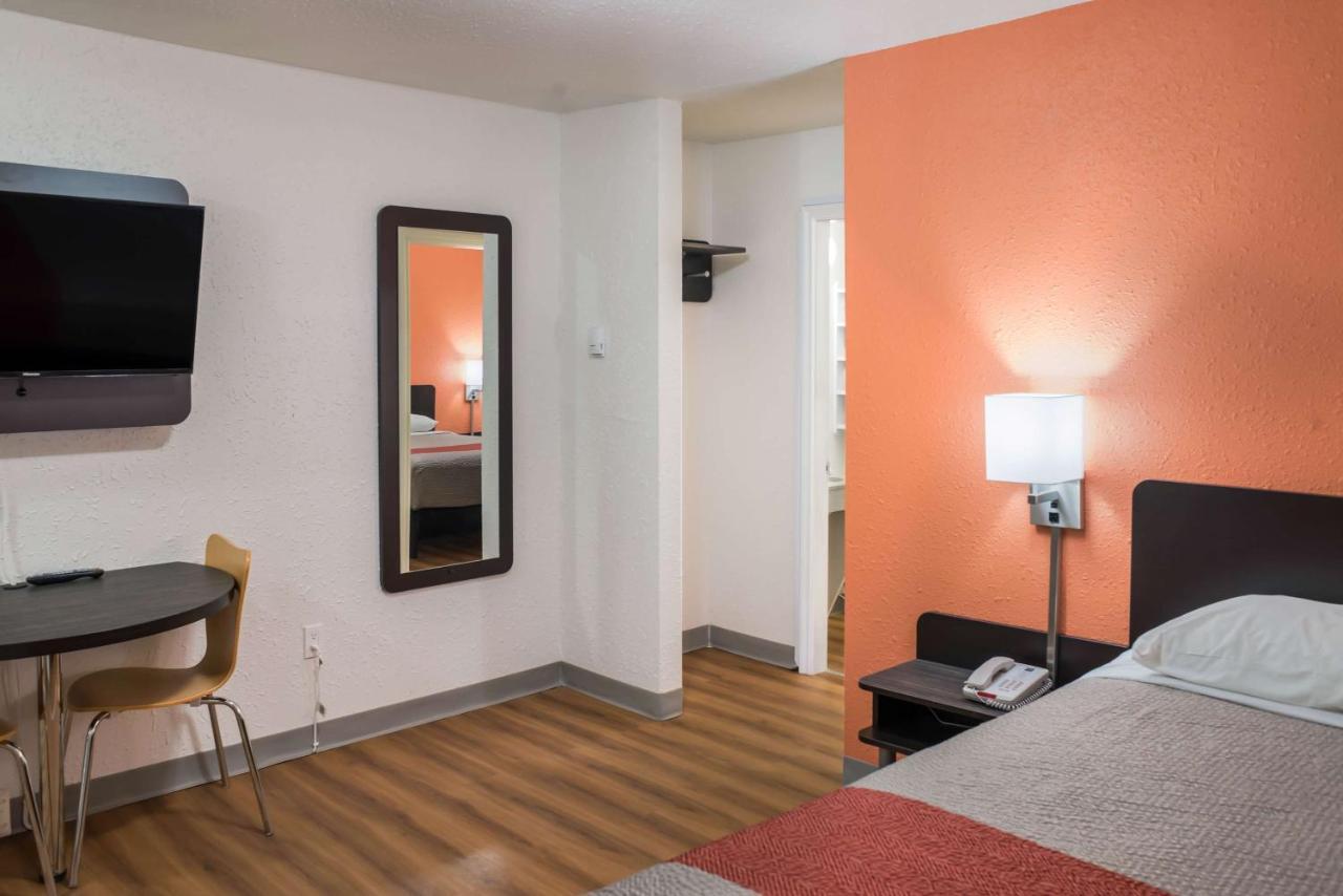 Motel 6-Fort St. John, Bc Bagian luar foto