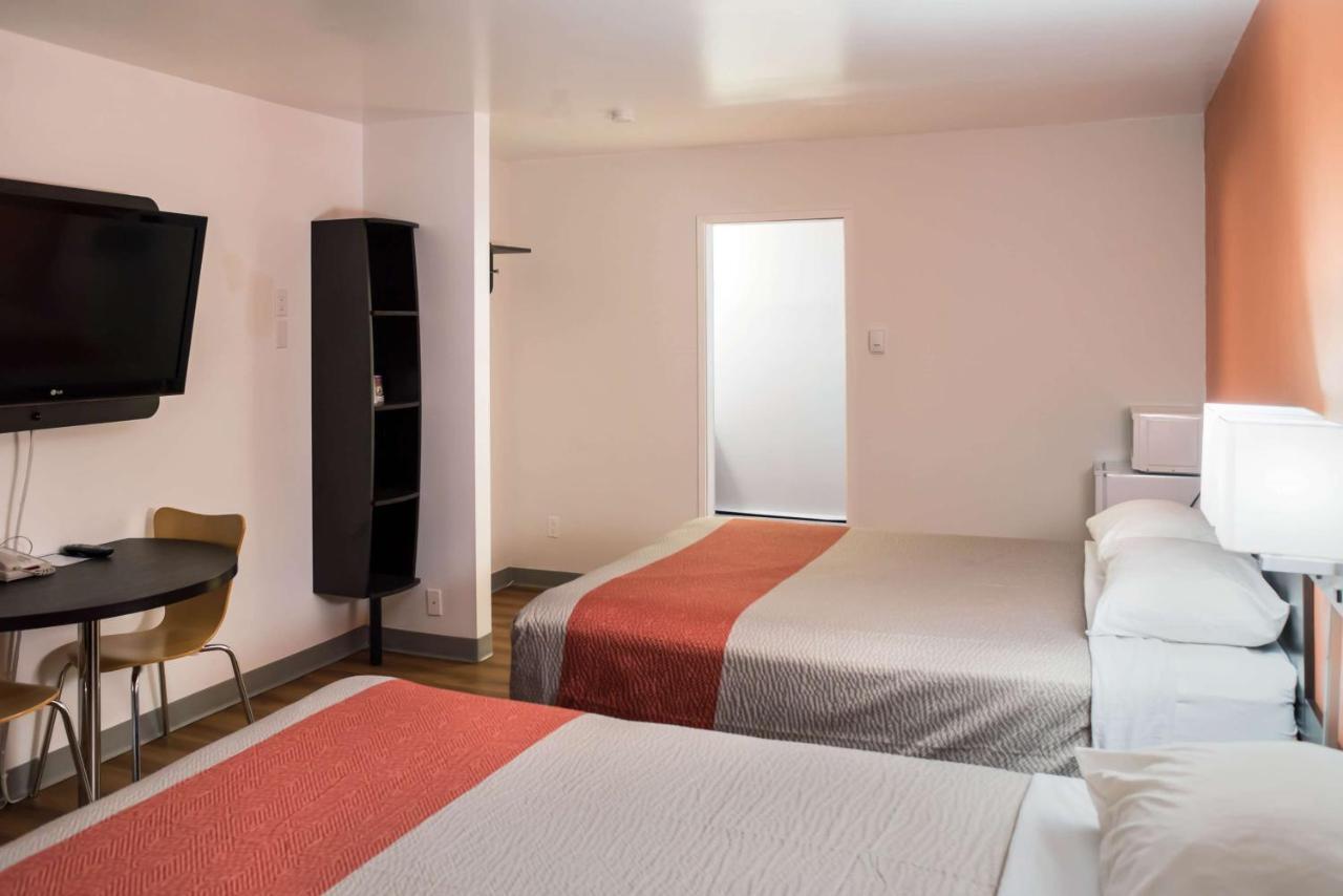 Motel 6-Fort St. John, Bc Bagian luar foto