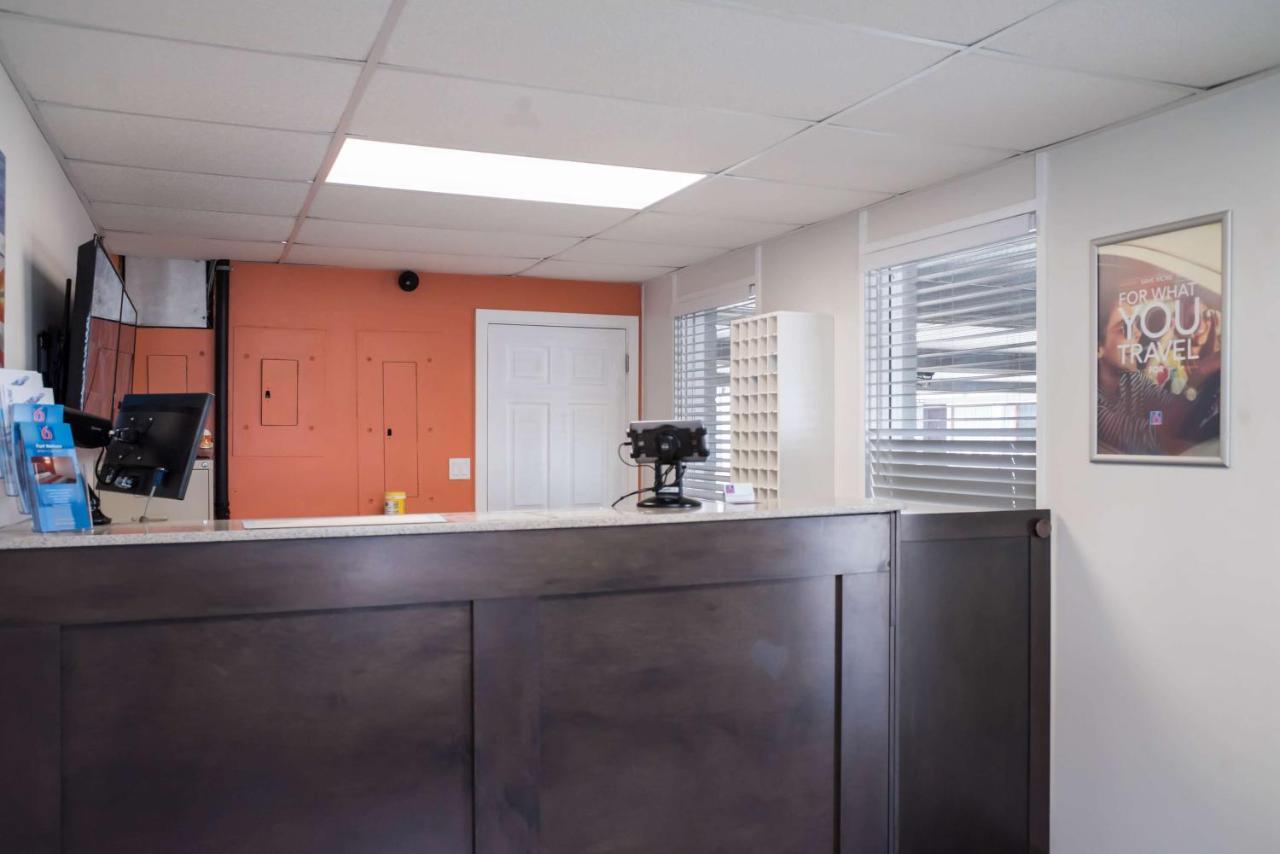 Motel 6-Fort St. John, Bc Bagian luar foto